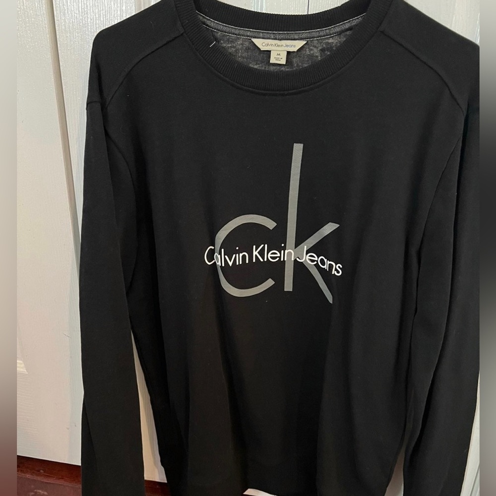 Men's Long Sleeve Solid Logo Crew Neck Sweatshirt